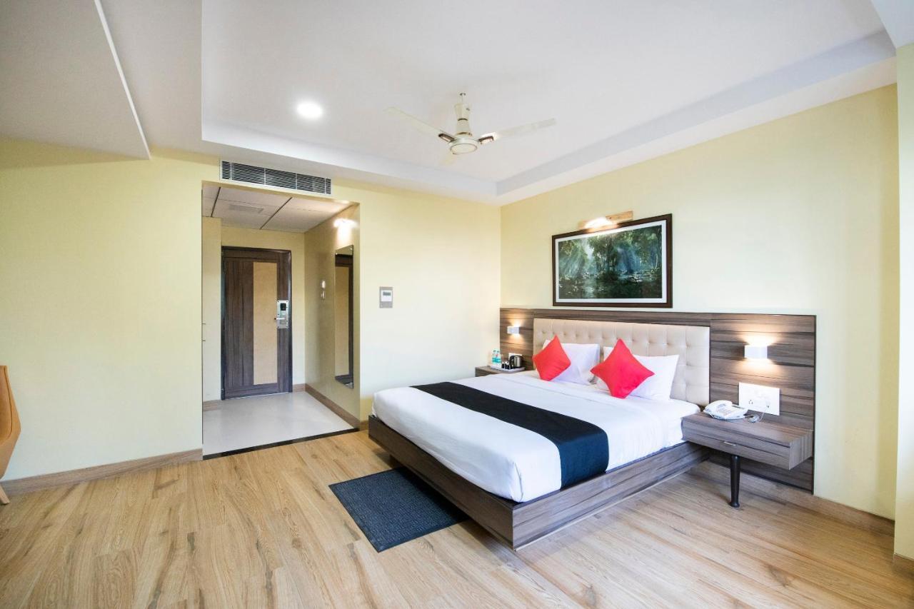 Hotel Capital O 18788 Phoenix & 3*