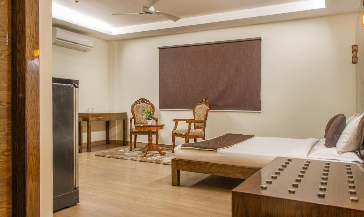 Omatra Infantry Road Hotel Bangalore