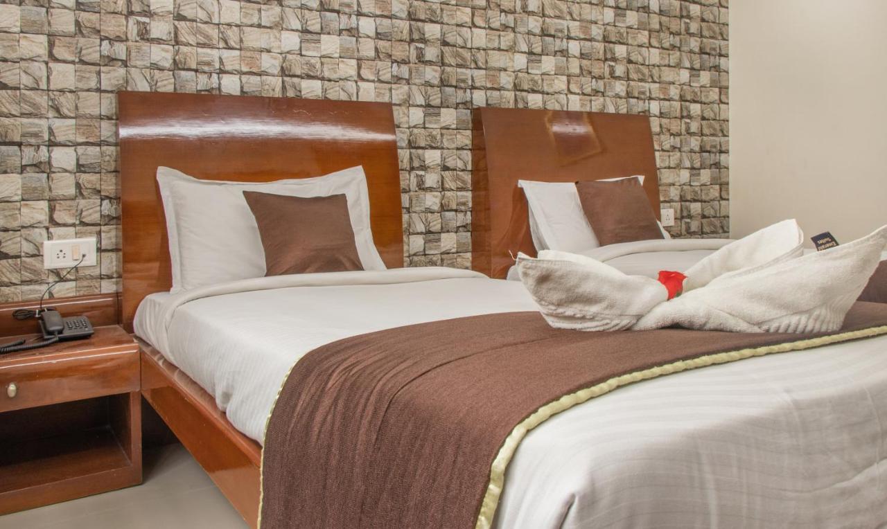 Omatra Infantry Road Hotel 3*