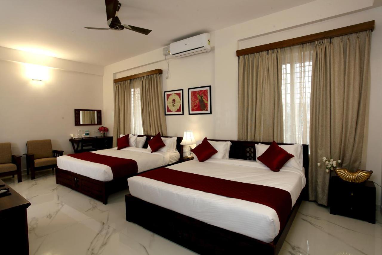 Hotel Crimson Lotus