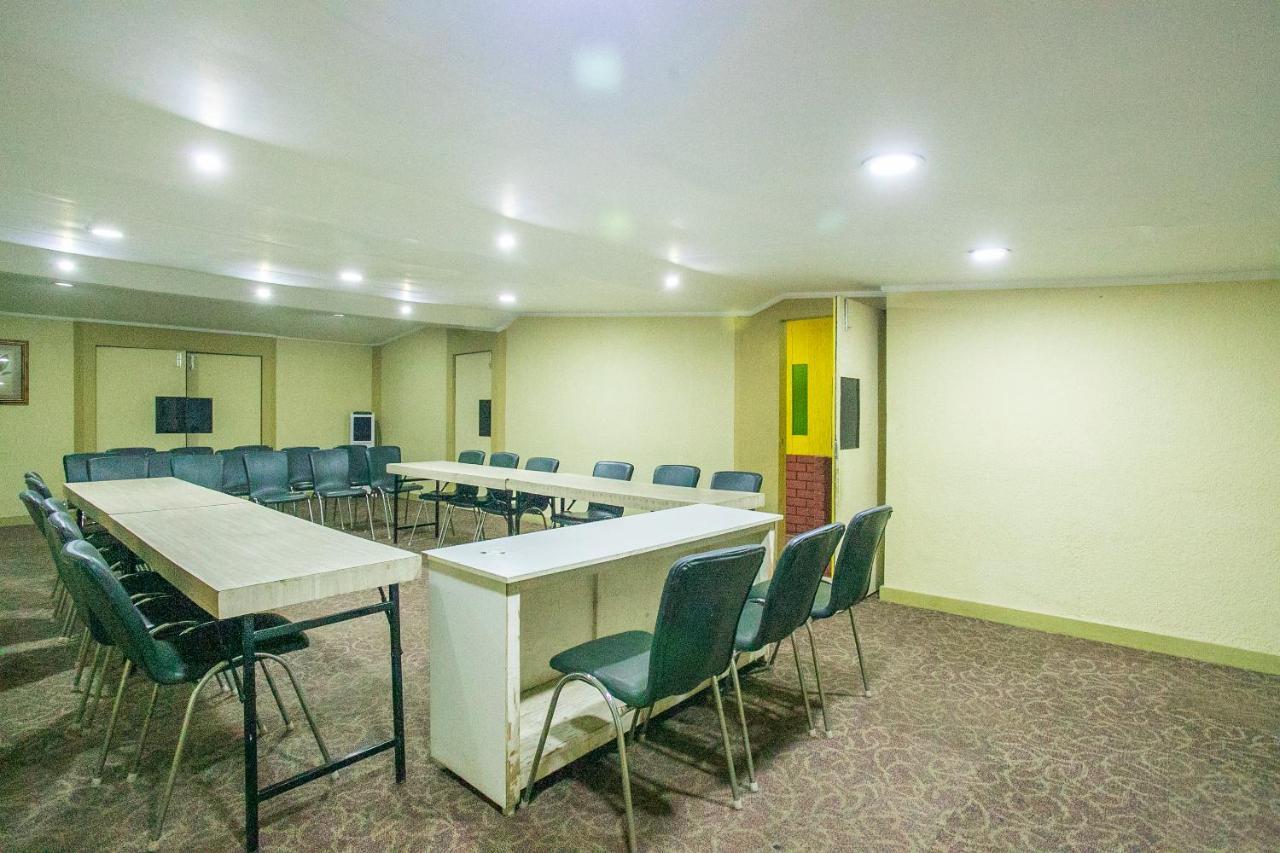 Oyo 26955 Asteria Hotel 3*