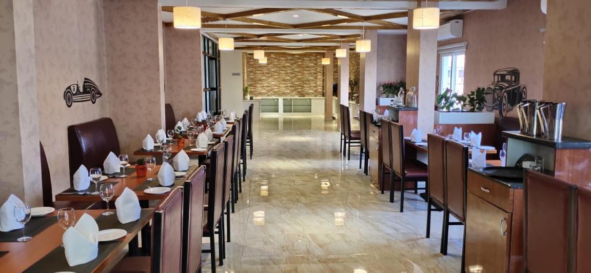 Hotel V One Hotel-ambara Elite 4*