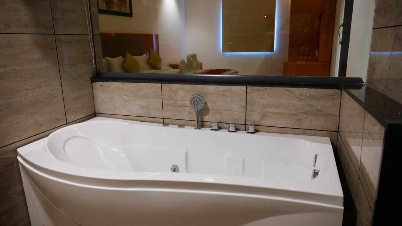 V One Hotel-ambara Elite Hotel