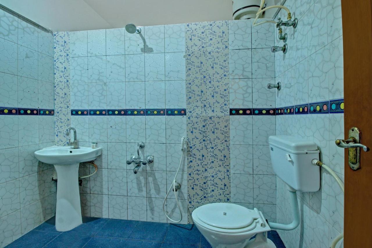 Hotel Oyo 37916 Paradise Business