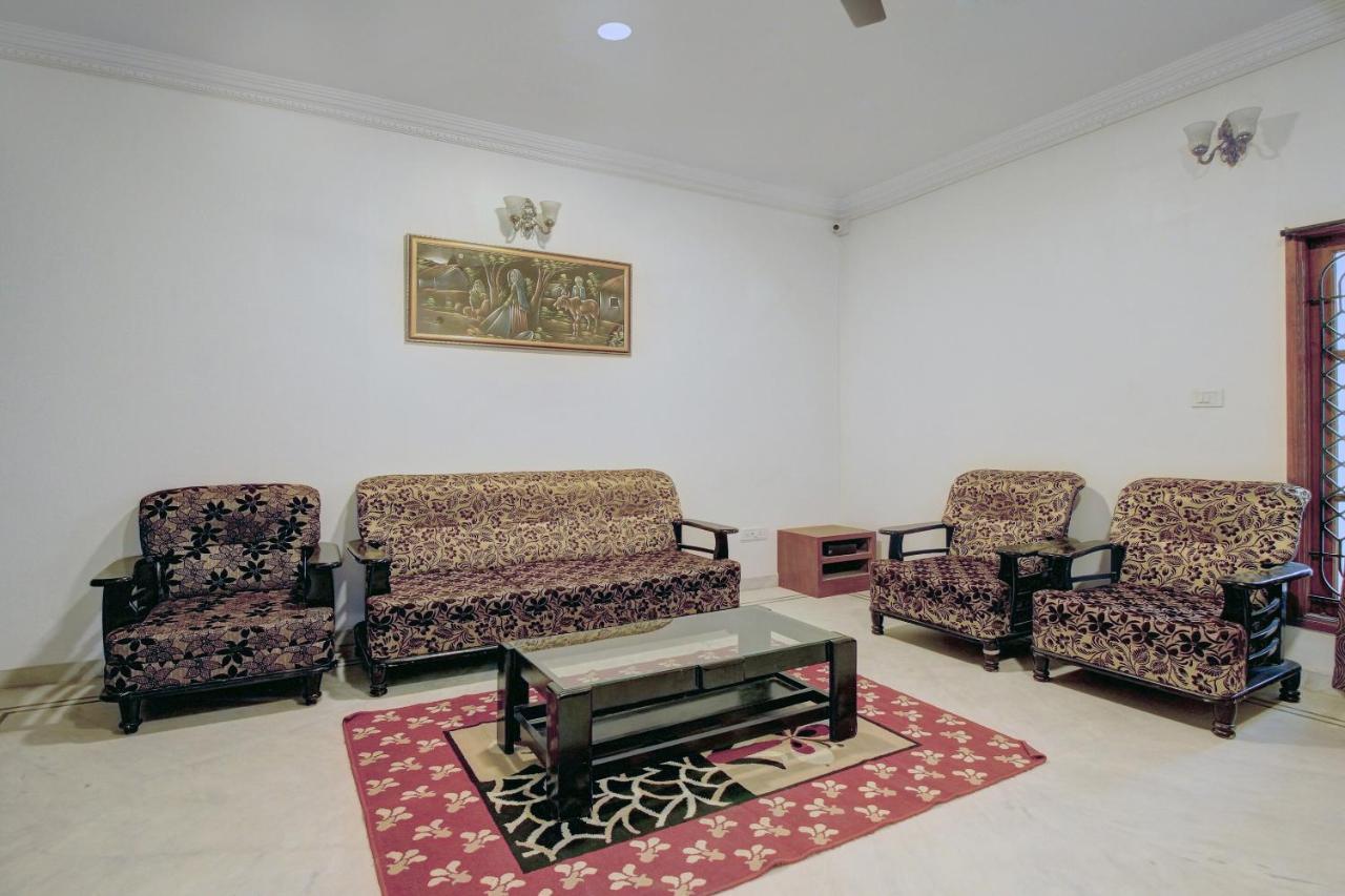 Oyo 37916 Paradise Business Hotel
