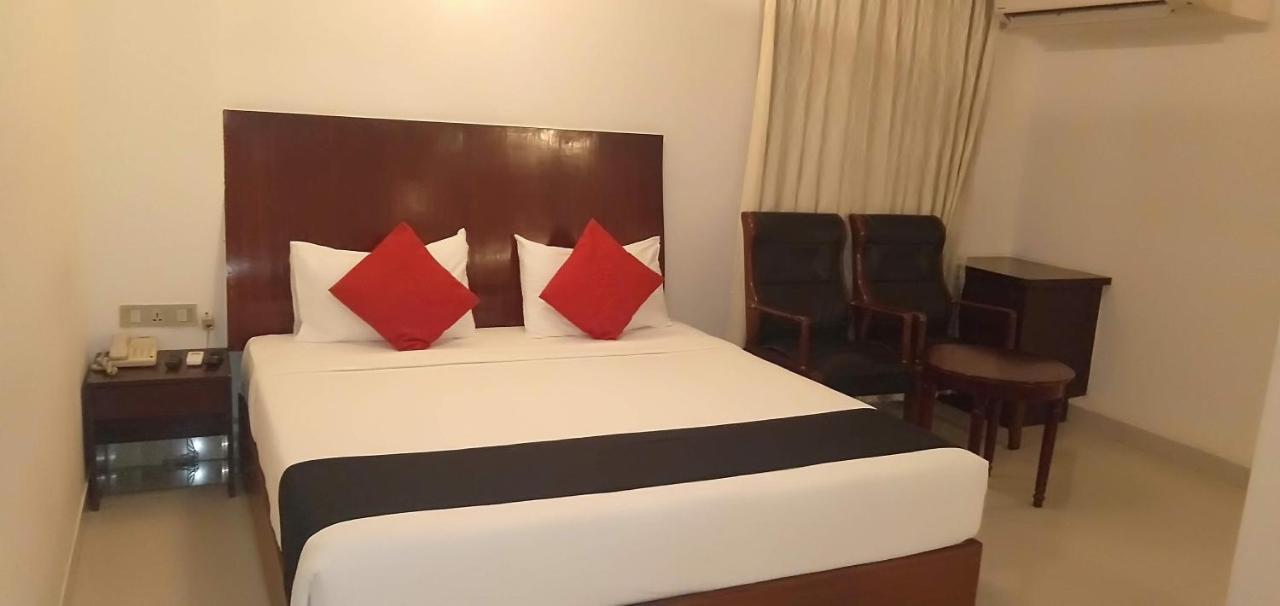 Kr Manyata Hotel 3*