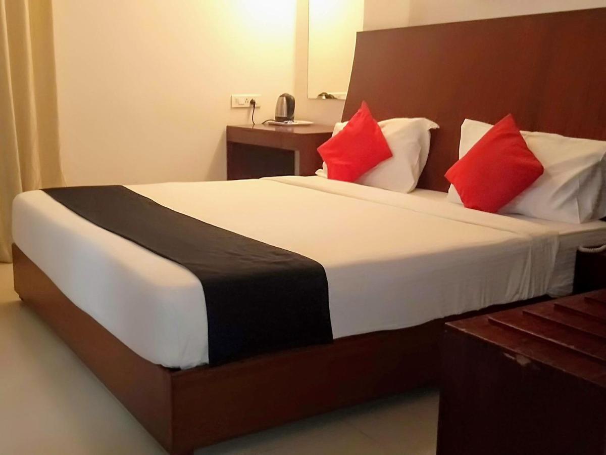 Kr Manyata Hotel 3*