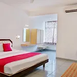 Oyo 10884 Pavana Residency