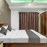 Oyo Townhouse 82047 Srk Live Inn Castle Near Ragigudda Sri Prasanna Anjaneyaswamy Temple