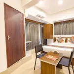 Fabexpress Royal N Comforts - Hal Old Airport Rd