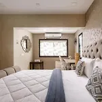The Platinum Arc By Red Olive-3Bhk-Nr Nexus Mall