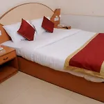 Oyo 9633 Hotel Srinidhi Residency