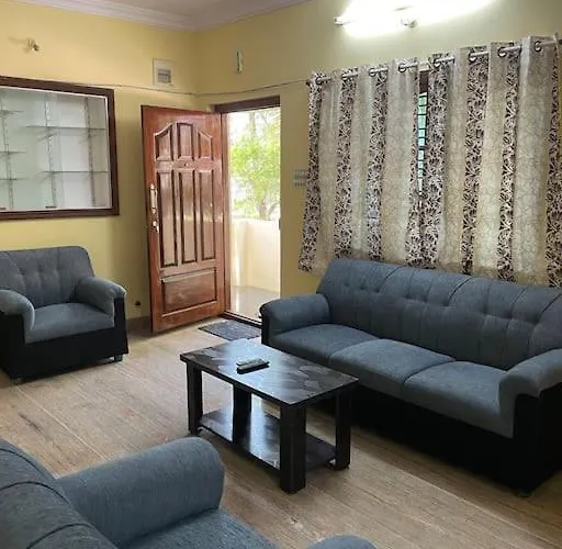 2 - Bedroom Apartment With Balcony Beautiful View.