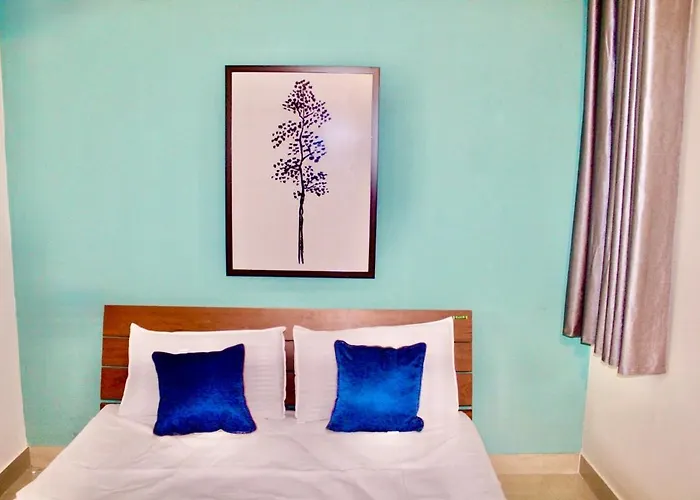 Modern Chic Studio - Near To Metro, Malls - 301