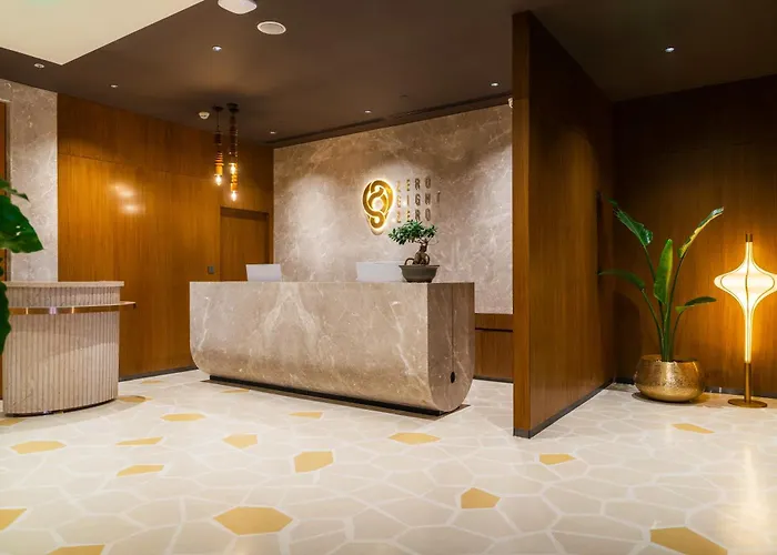 080 Transit Hotel, T2