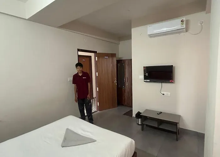 Lavish Hotel Bg-Lodge