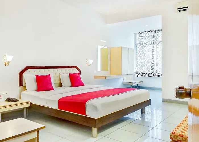 Oyo 10884 Pavana Residency