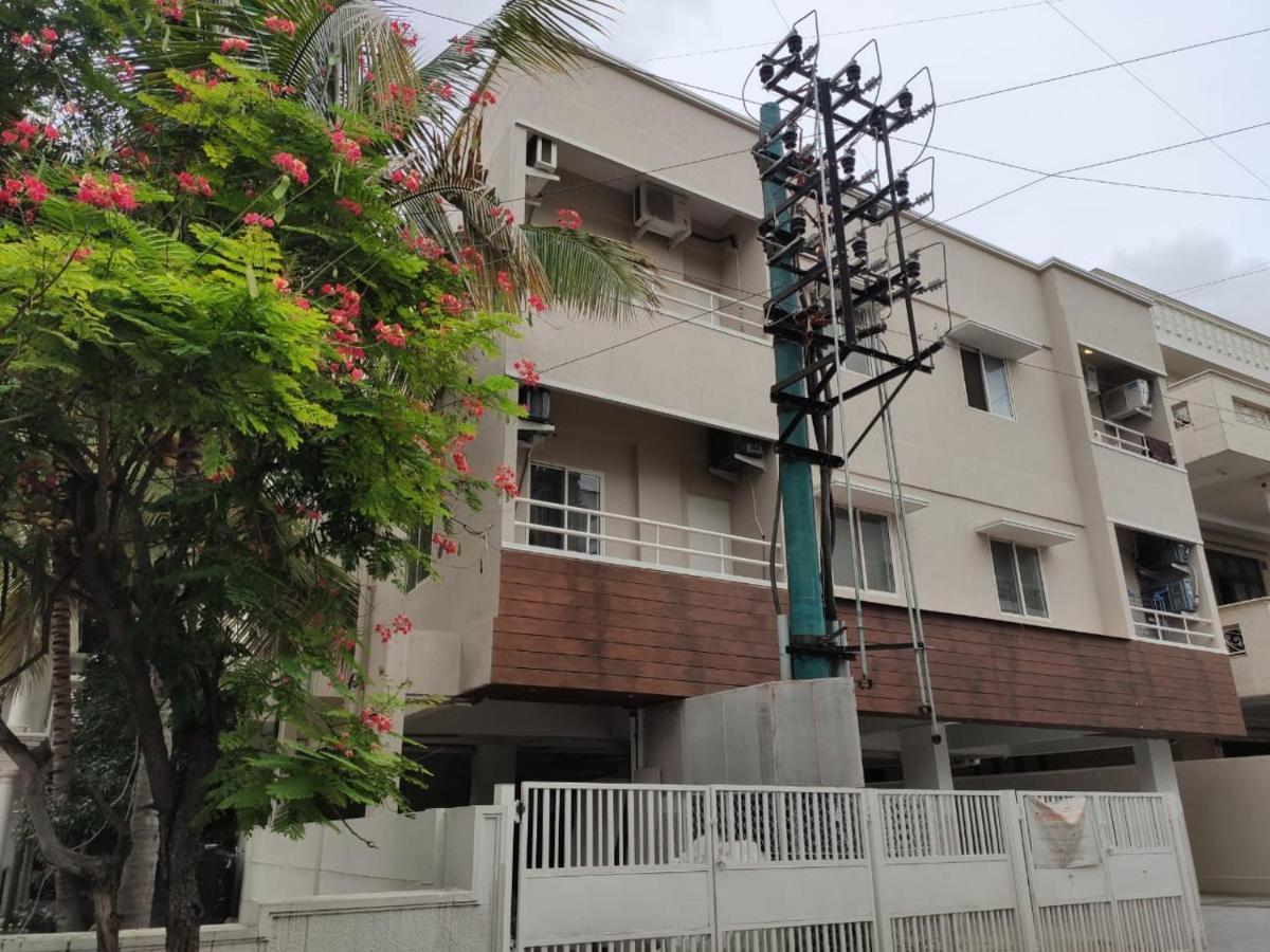 Zebra Suites - Bellflower Apartamento