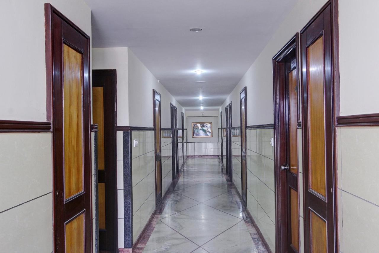 Hotel Vaccinated Staff - Collection O 13595 Vt Residency Bangalore