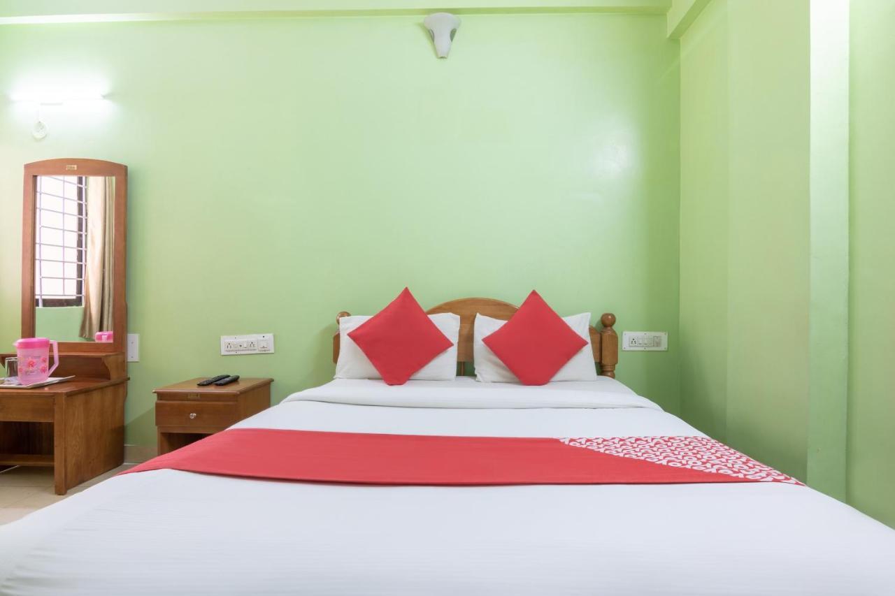 Hotel Oyo 12024 Sree Nandanam Residency