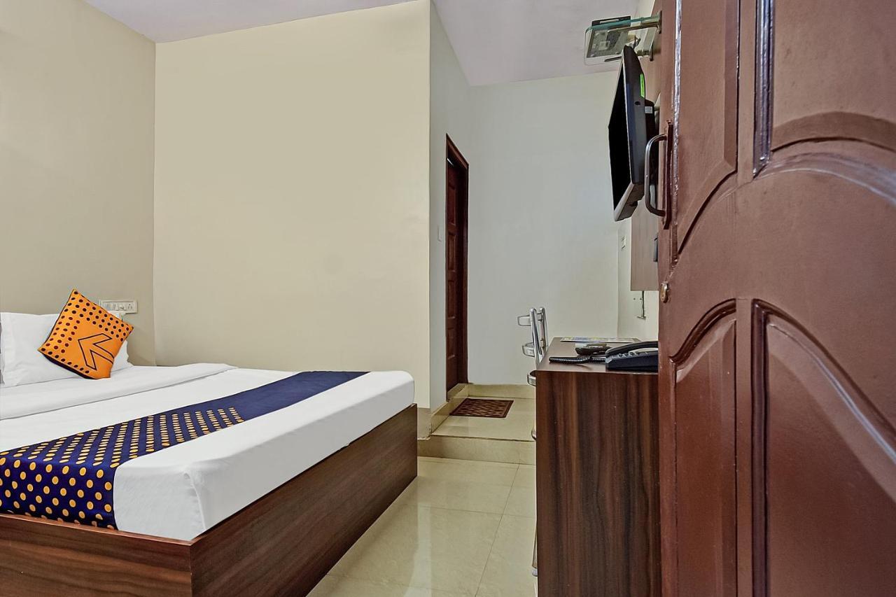 Parkwood Executive Hotel 2*