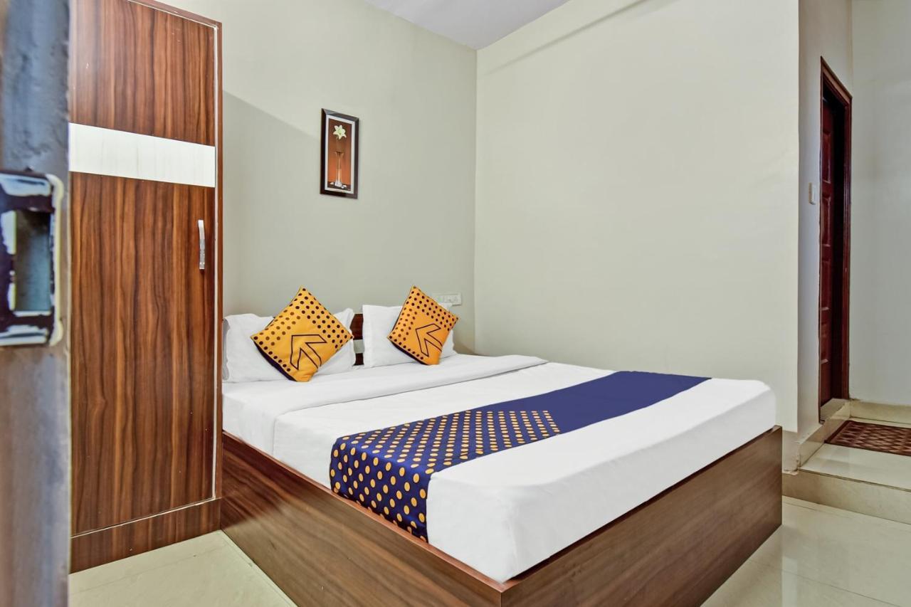 Parkwood Executive Hotel 2*