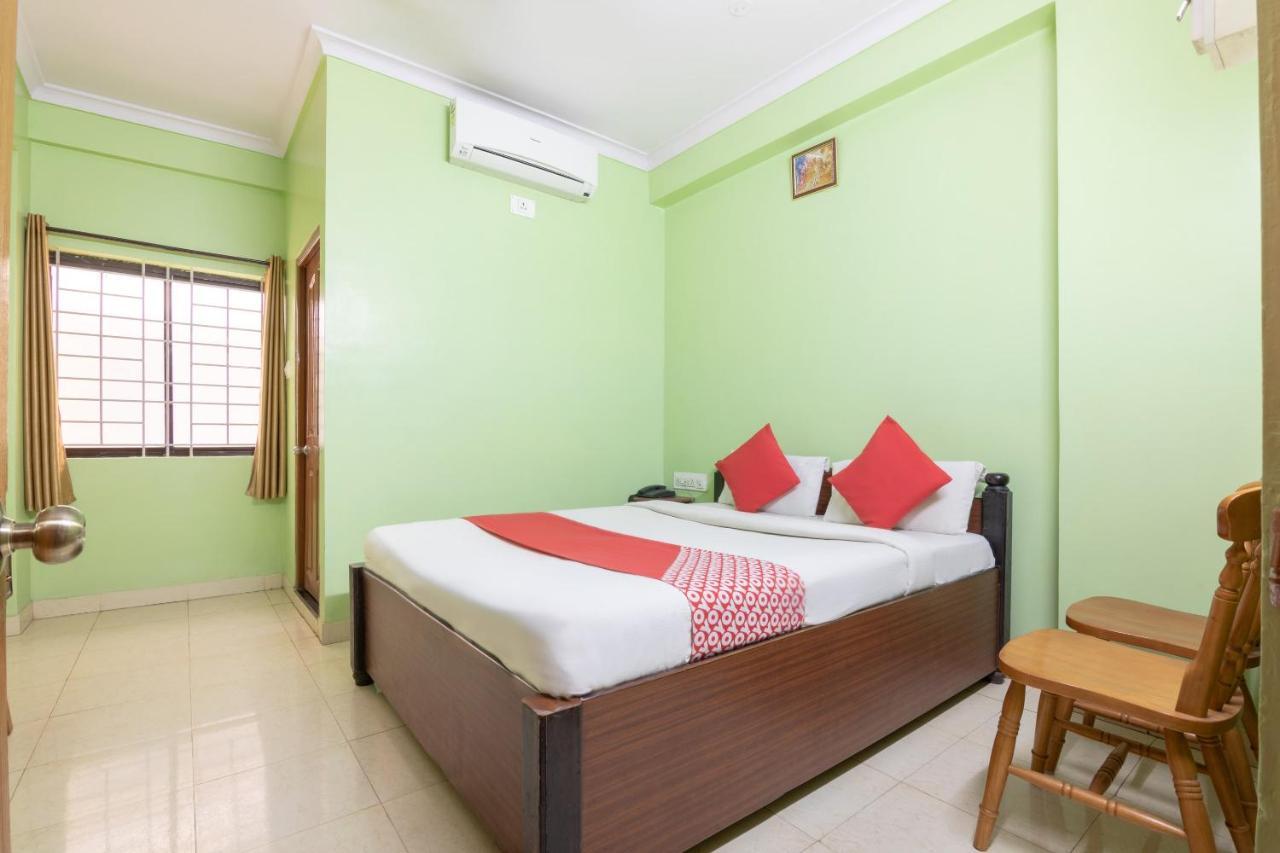 Hotel Oyo 12024 Sree Nandanam Residency
