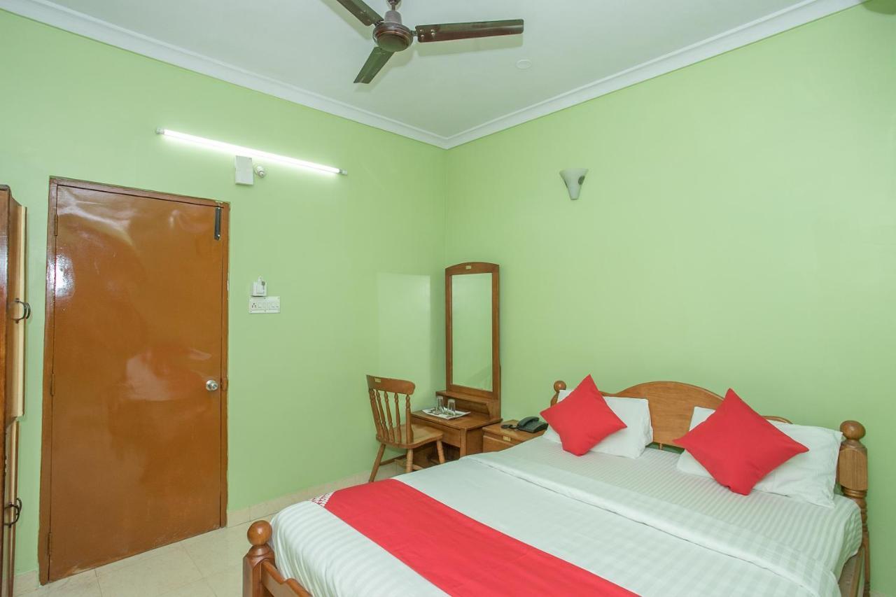 Oyo 12024 Sree Nandanam Residency 3*