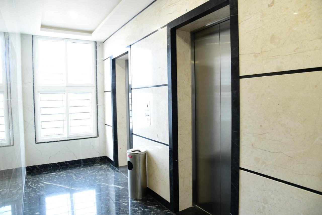 U T Elite Hotel