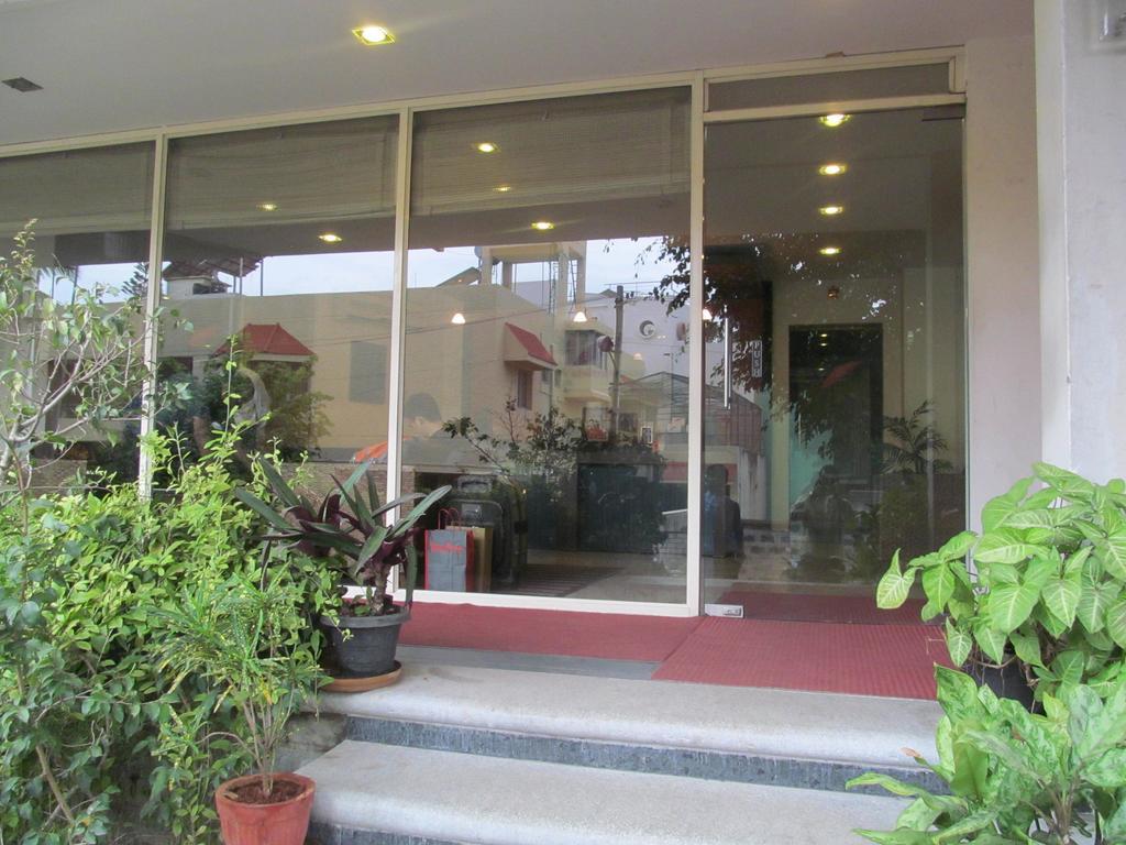 Shilton Aparthotel 2*