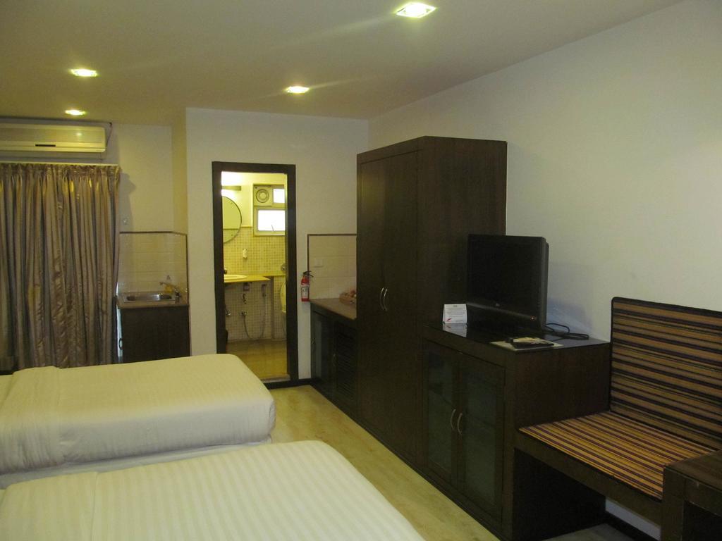 Shilton Aparthotel 2*