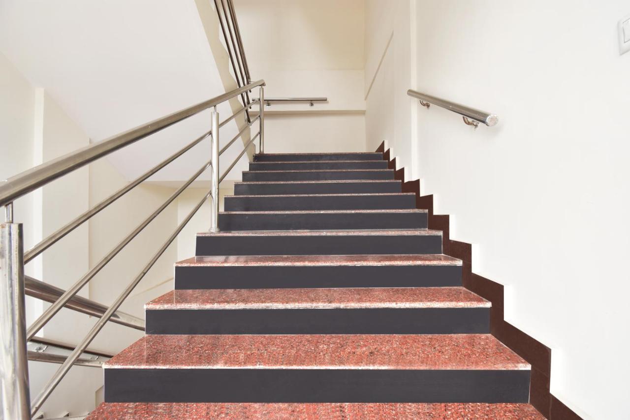 Hotel Fabhotel Dhanvitha