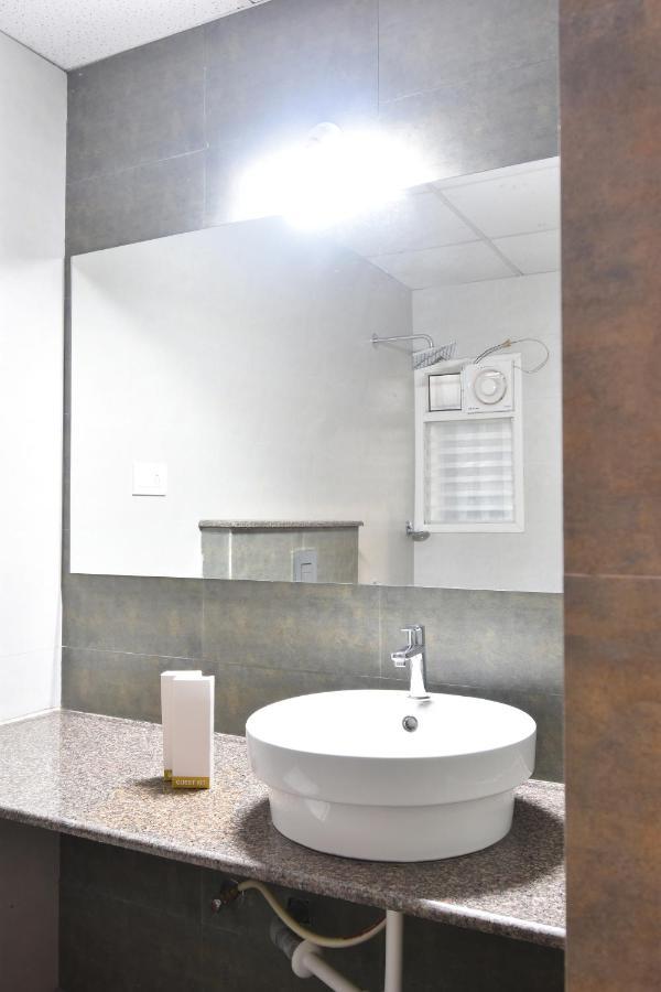 Hotel Fabhotel Dhanvitha 4*