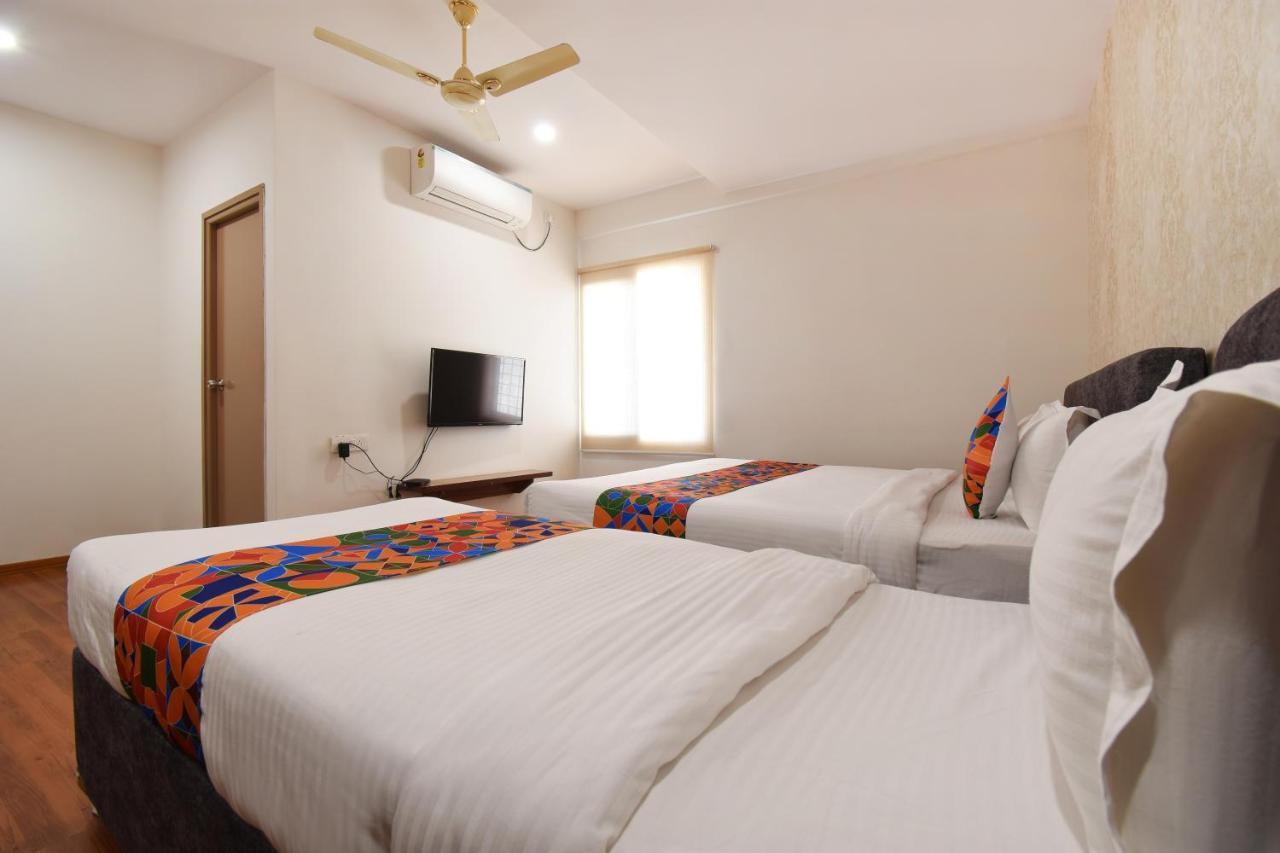 Hotel Fabhotel Dhanvitha