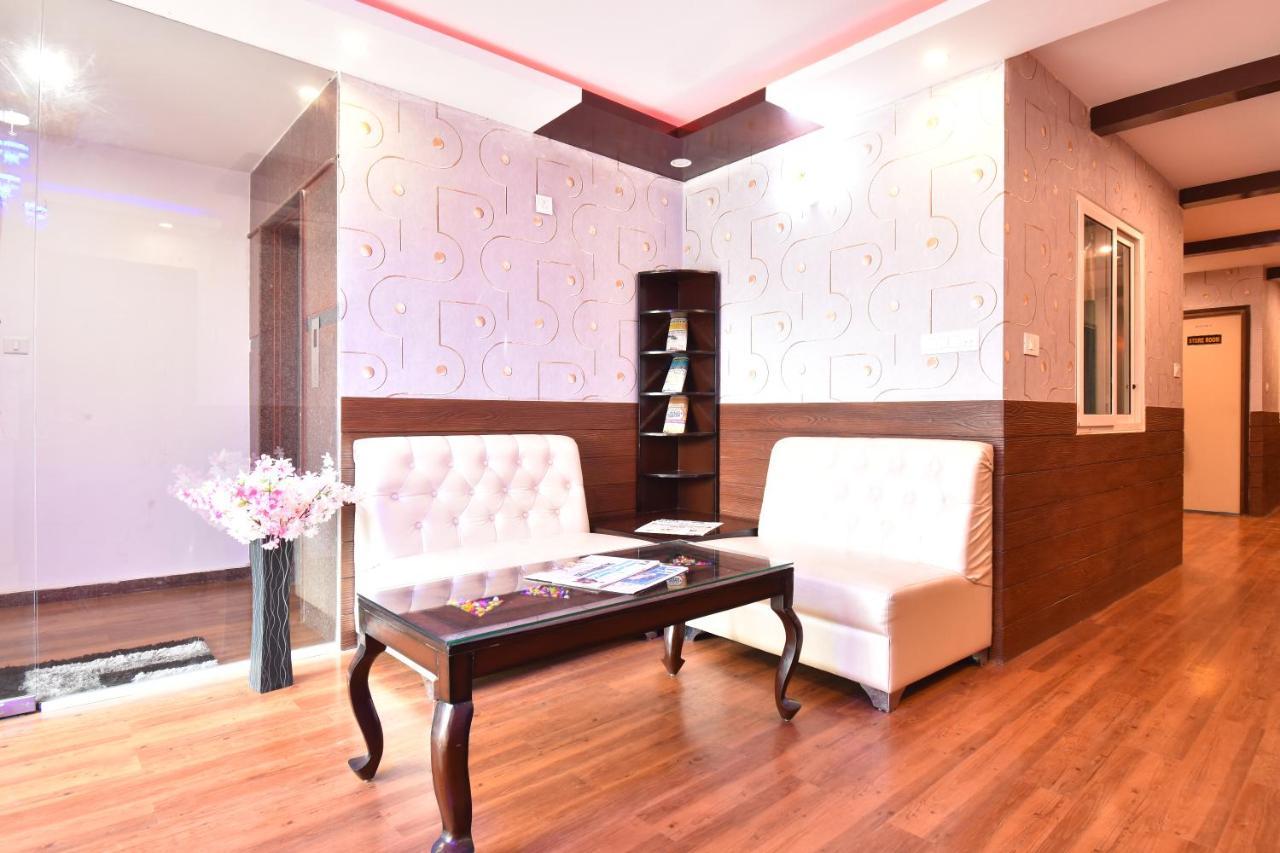 Fabhotel Dhanvitha