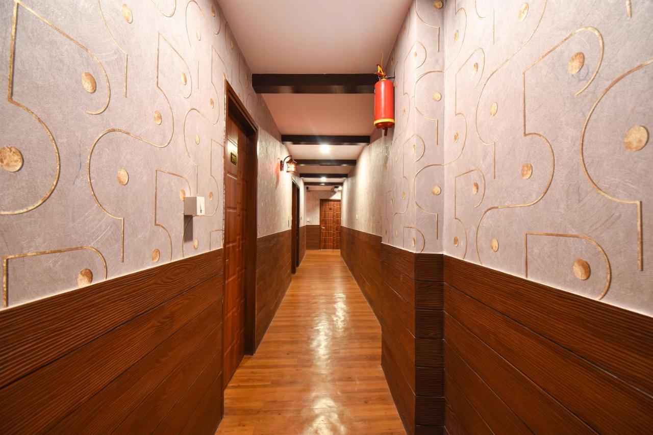 Fabhotel Dhanvitha