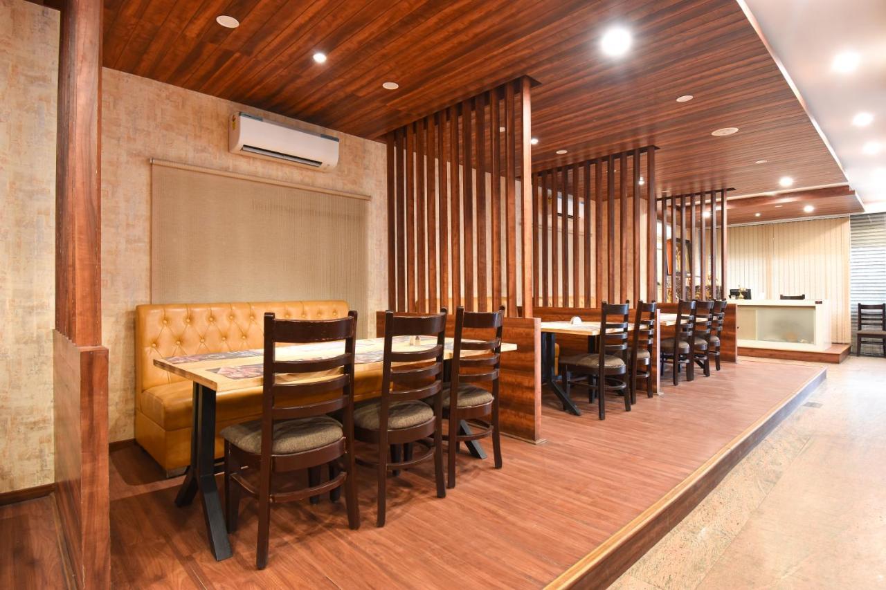 Hotel Fabhotel Dhanvitha 4*