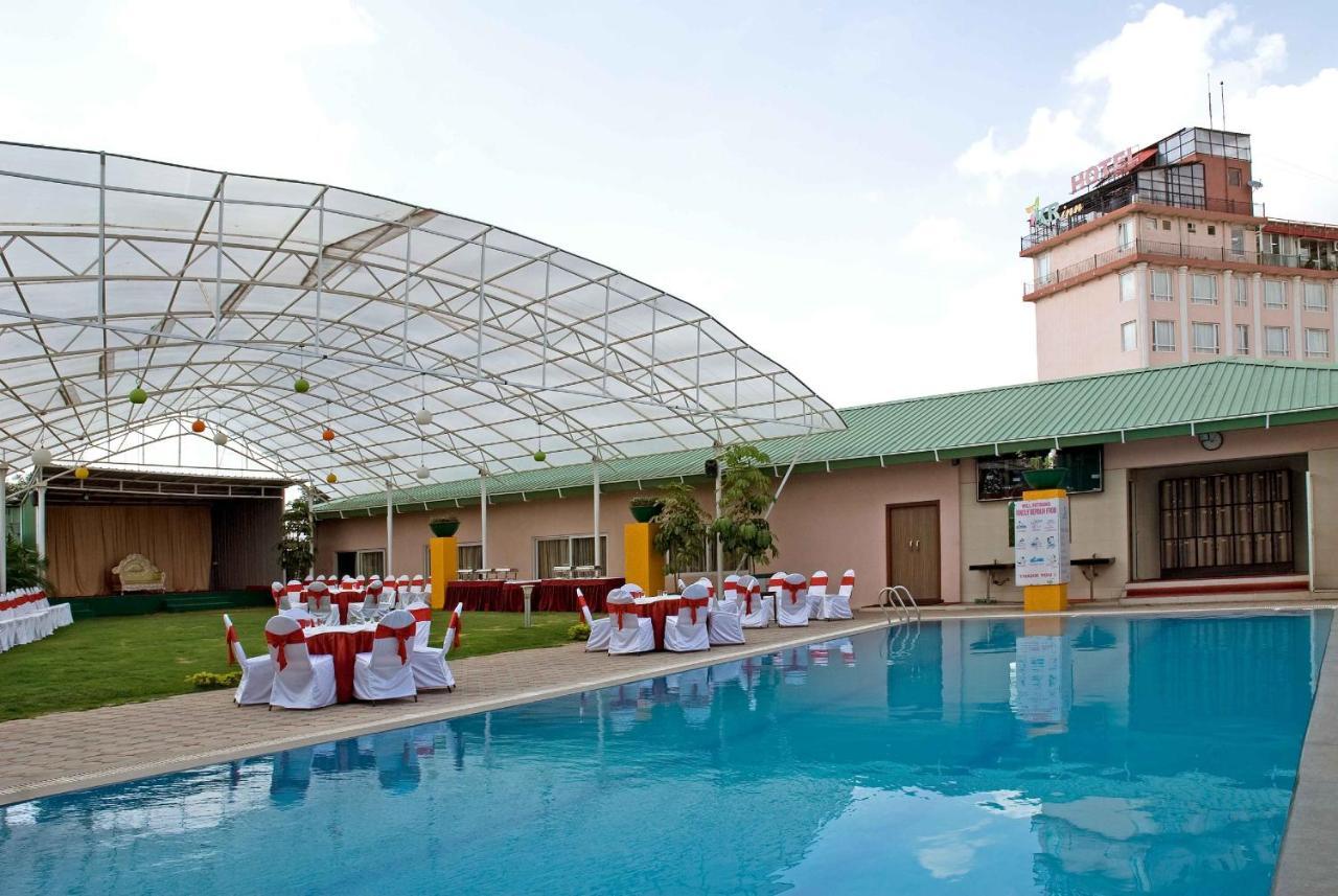 Kr & Convention Centre Hotel 3*