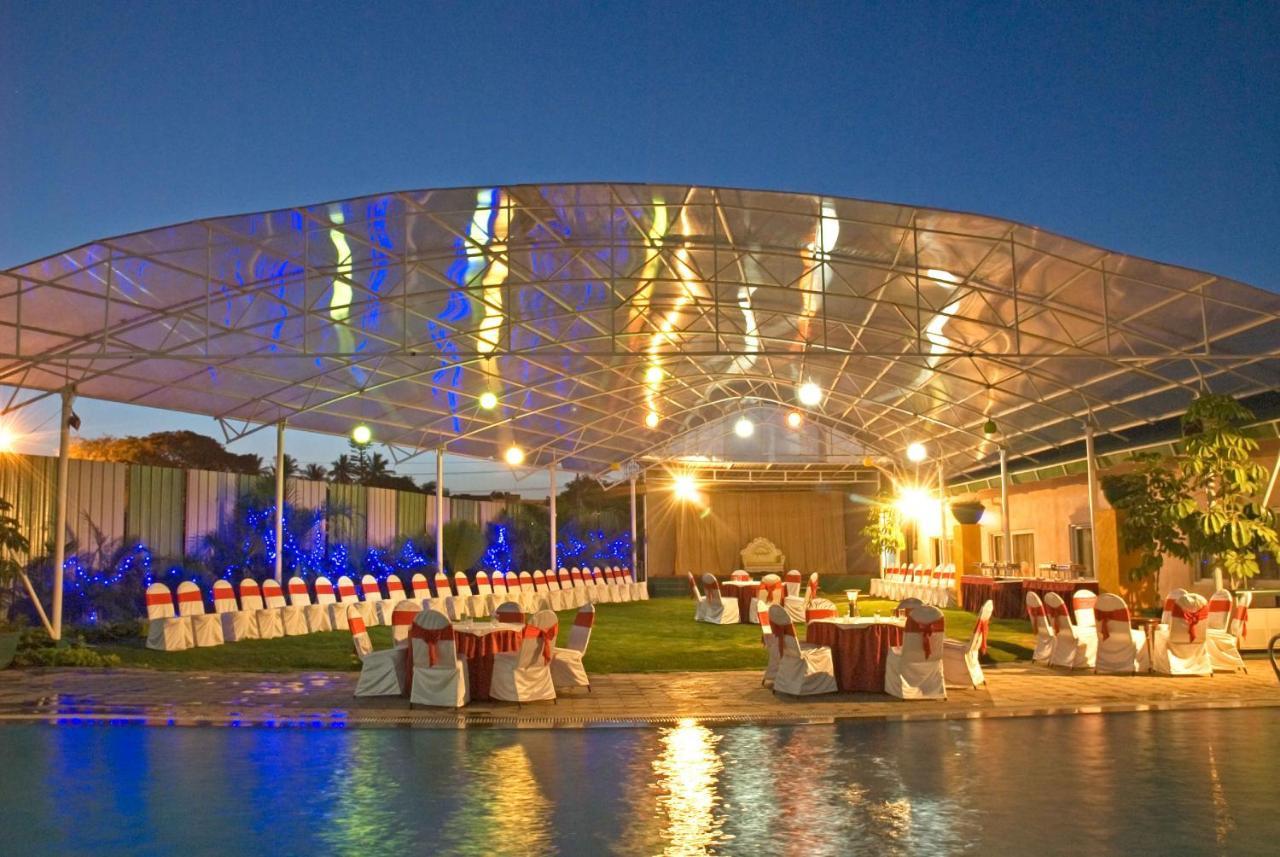 Kr & Convention Centre 3*