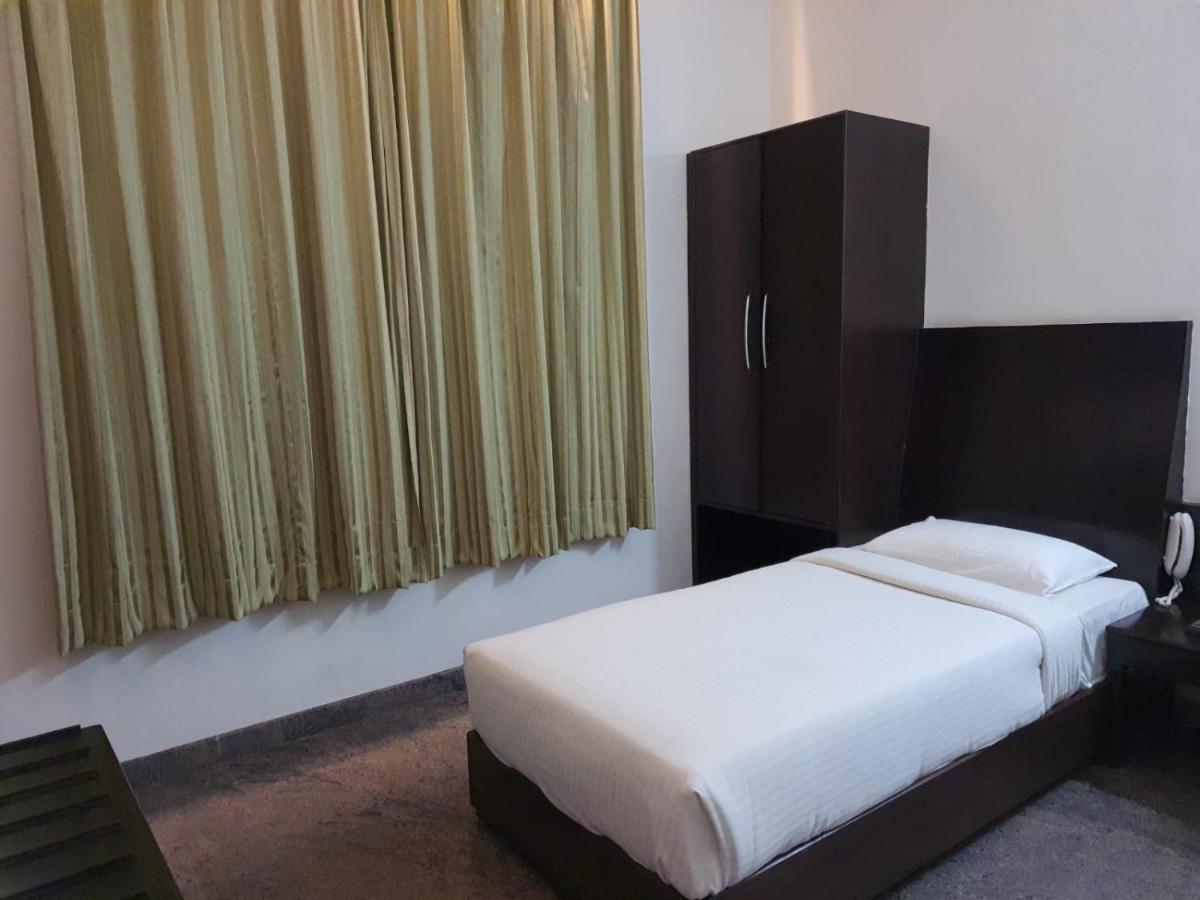 Kr & Convention Centre Hotel Bangalore