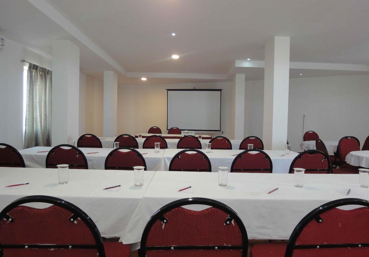 Hotel Kr & Convention Centre
