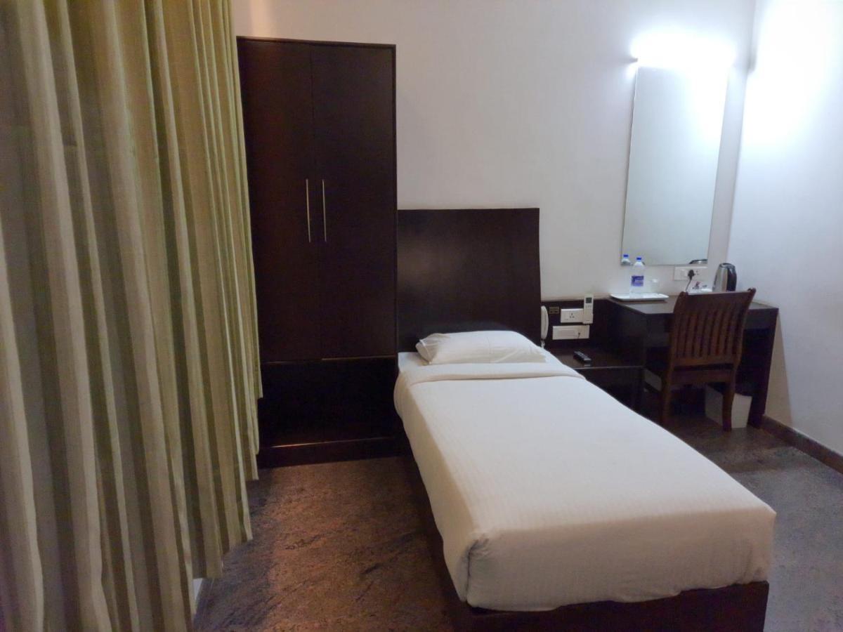 Hotel Kr & Convention Centre