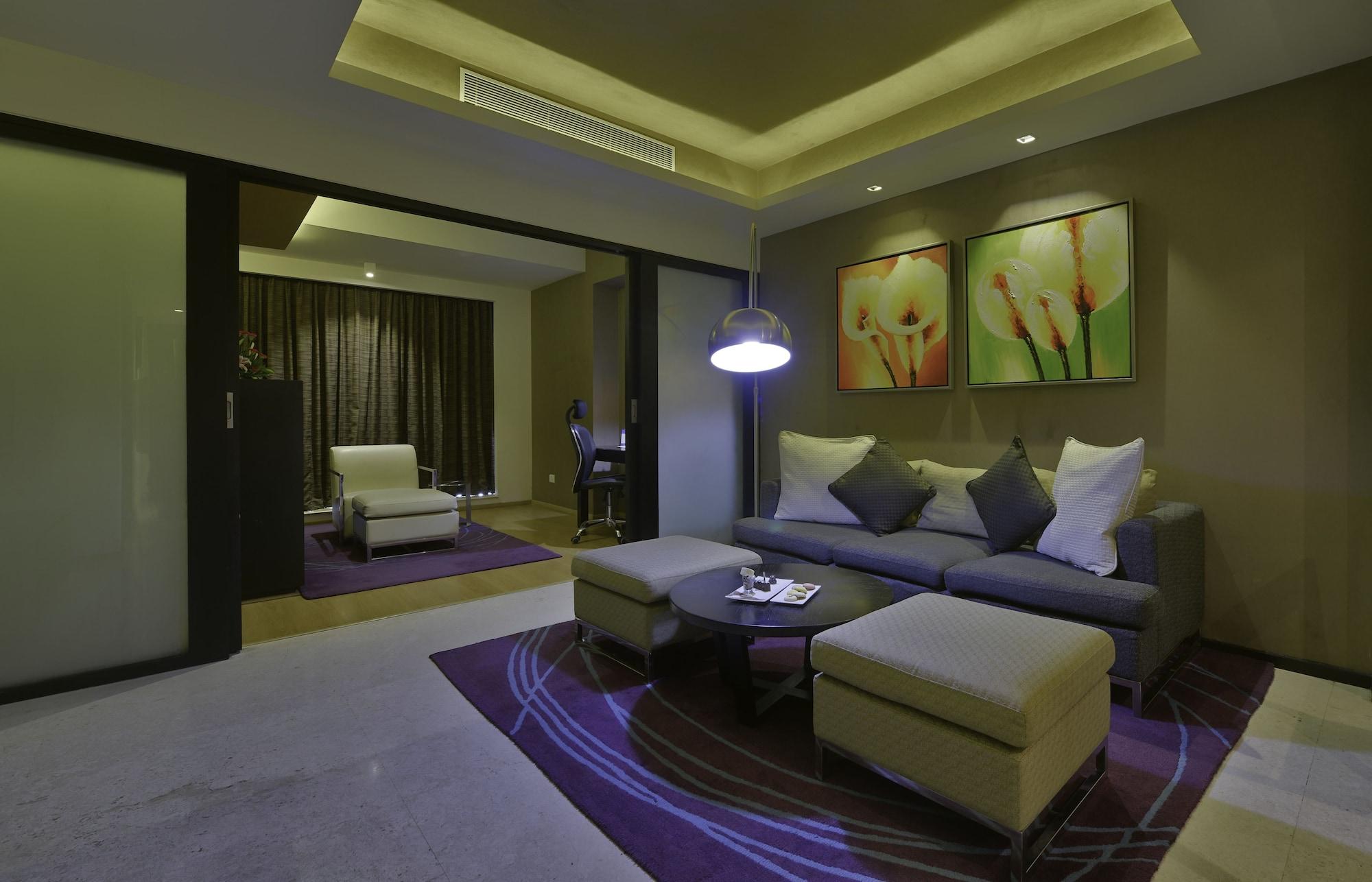 Hotel Davanam Sarovar Portico 4*