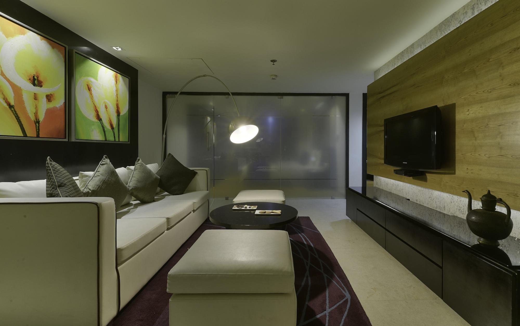Hotel Davanam Sarovar Portico 4*