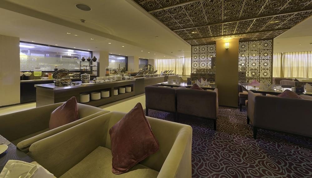 Hotel Davanam Sarovar Portico Bangalore