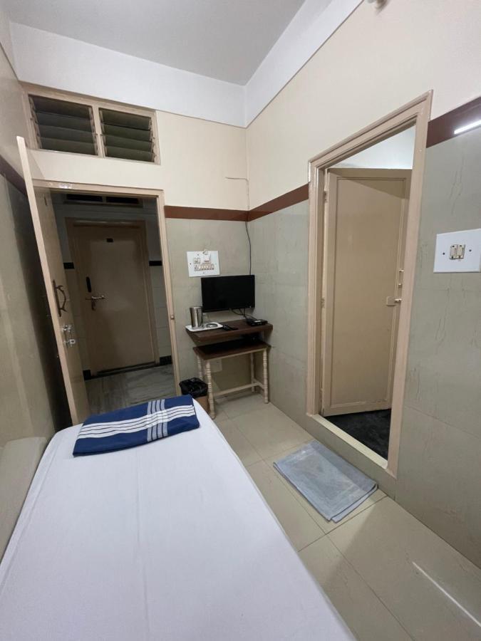 Capsule hotel Golden *