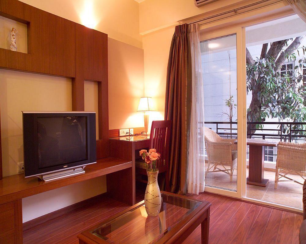 Brunton Aster Hotel