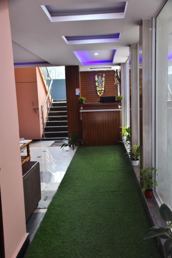 Grand Meridian Hotel 3*
