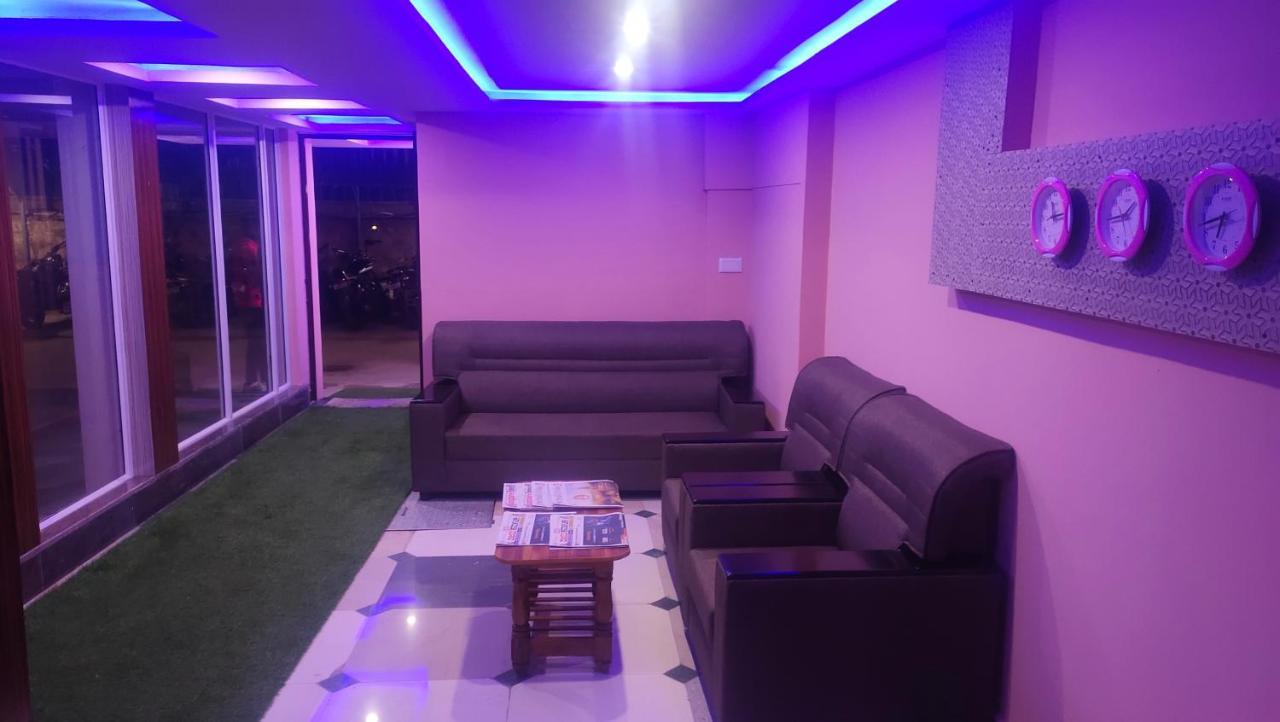 Grand Meridian Hotel 3*