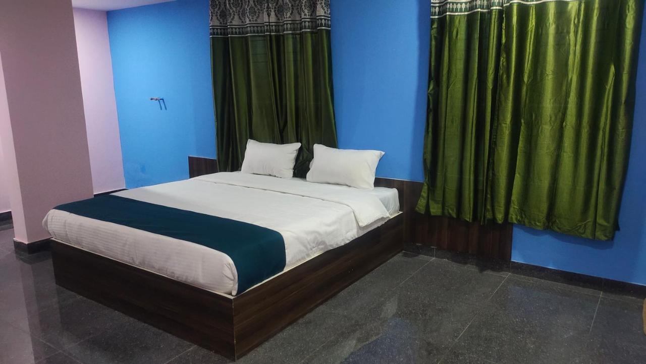 Grand Meridian Hotel 3*